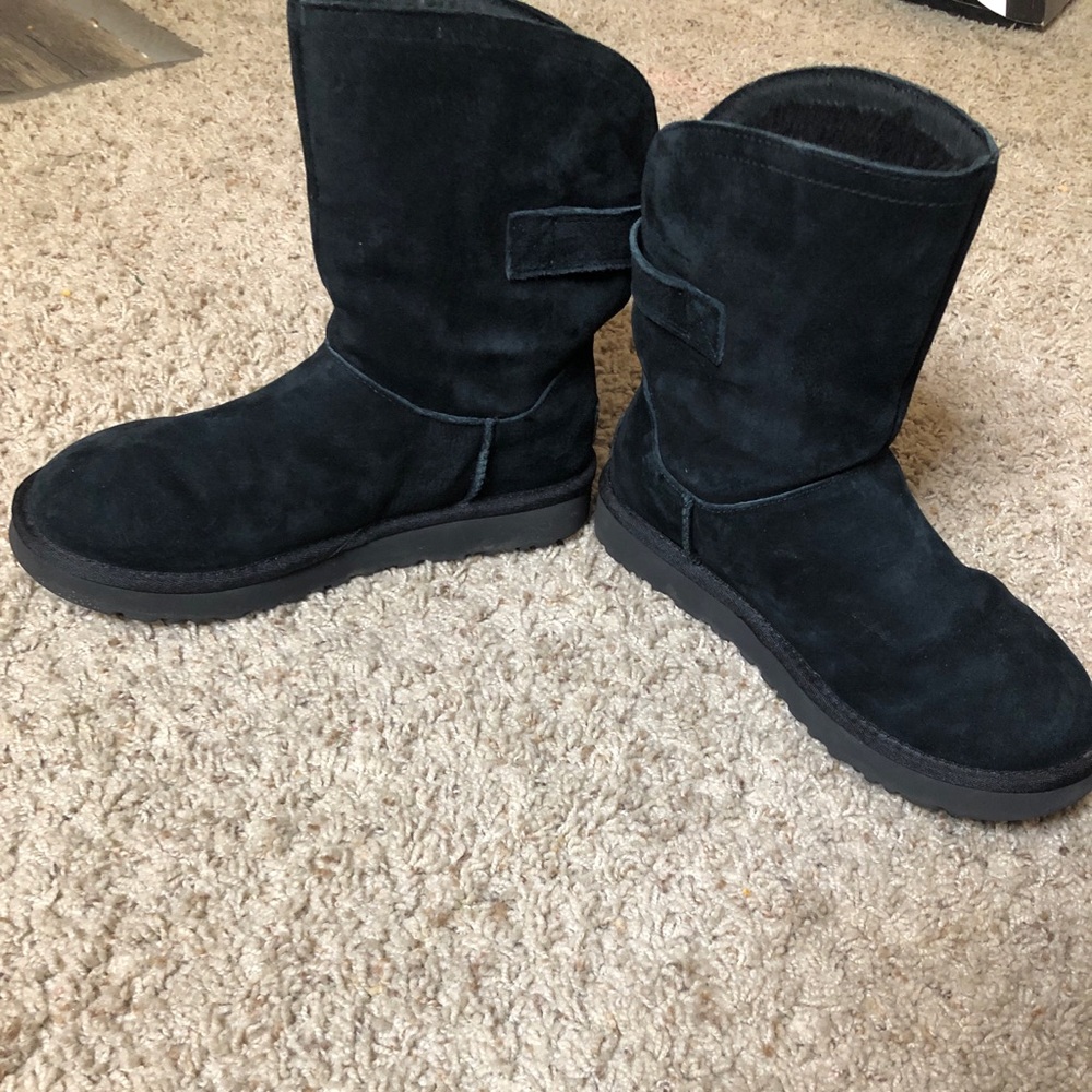 Great Condition UGGS - Picture 3 of 4